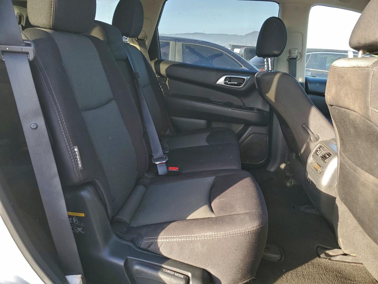 2020 NISSAN PATHFINDER S photo 11