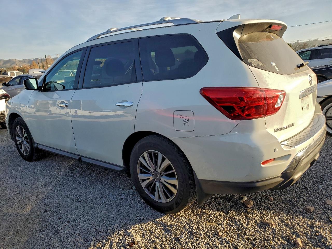 2020 NISSAN PATHFINDER S photo 2