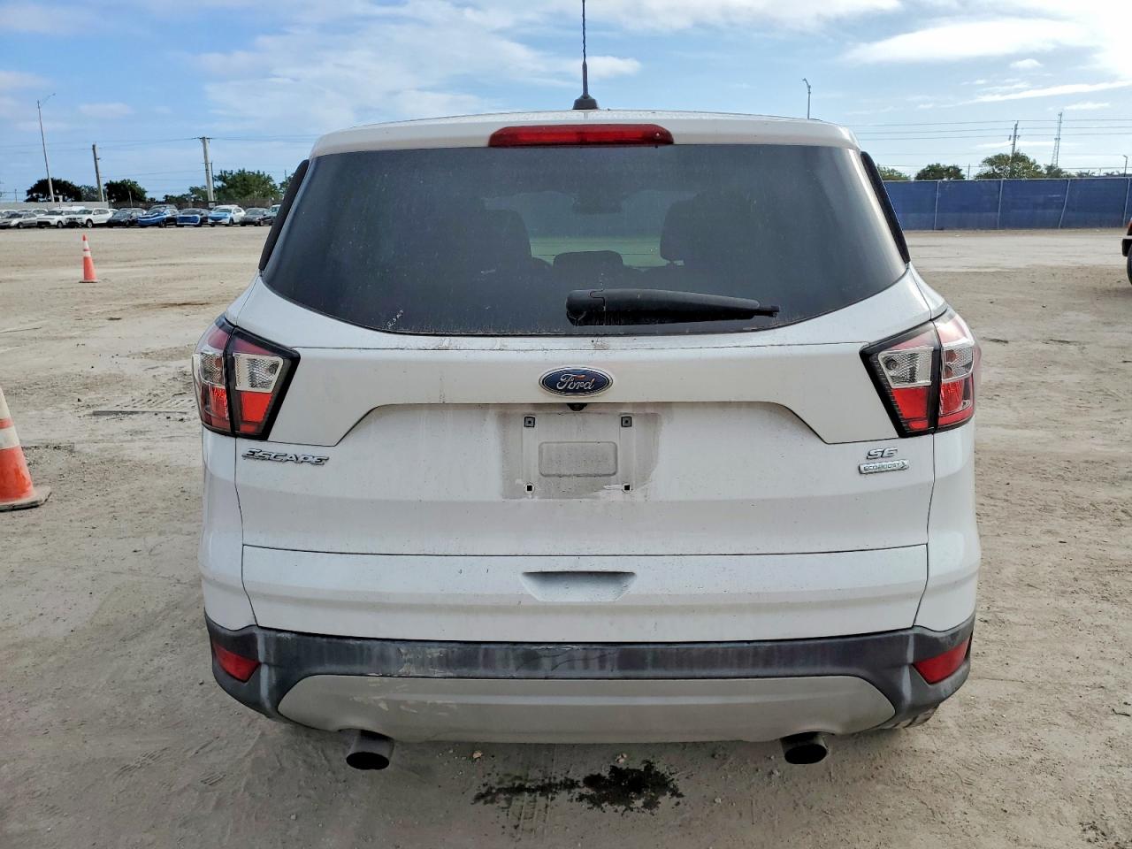 2017 FORD ESCAPE SE photo 6