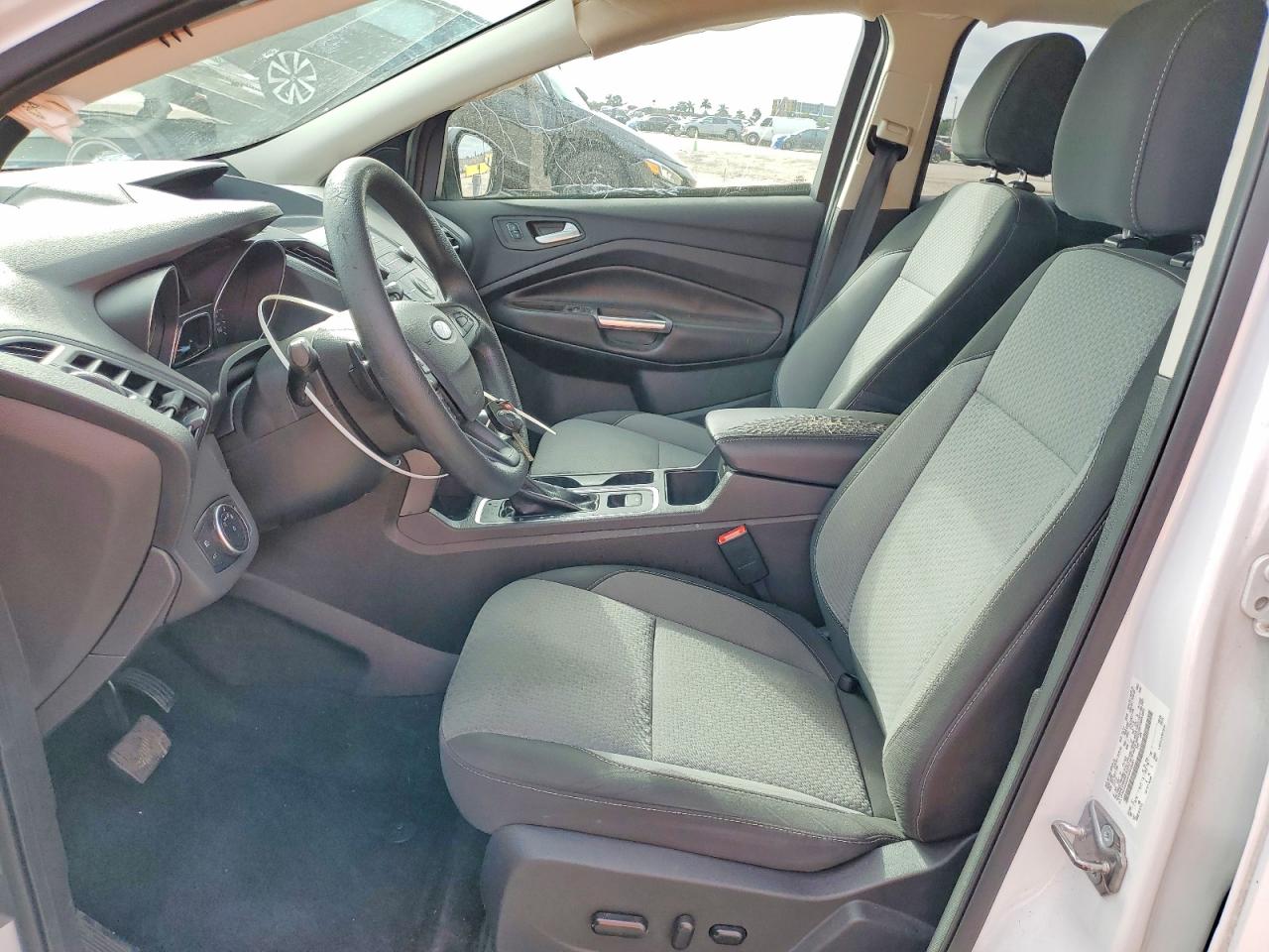 2017 FORD ESCAPE SE photo 7