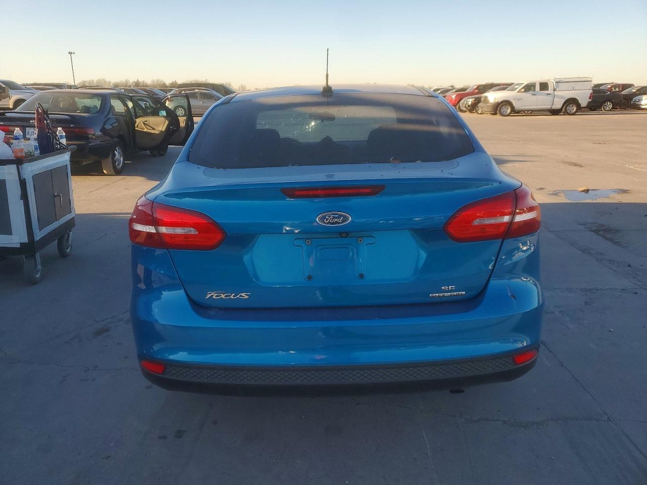 2015 FORD FOCUS SE photo 11