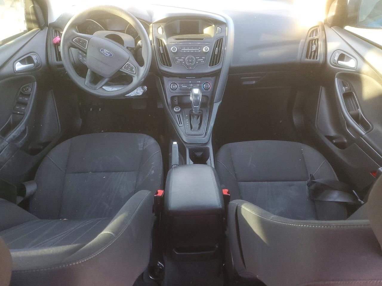 2015 FORD FOCUS SE photo 15