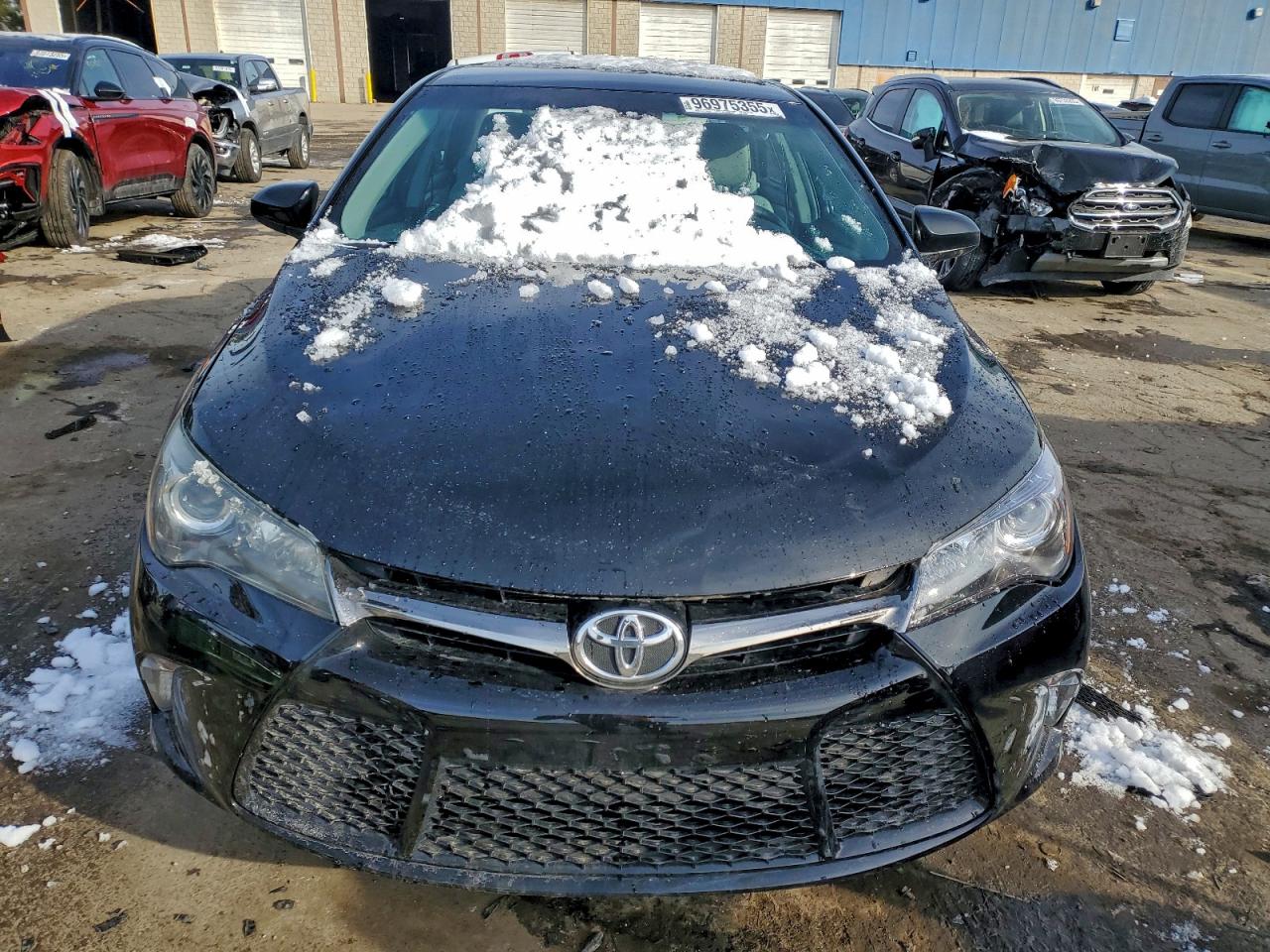 2015 TOYOTA CAMRY LE photo 13
