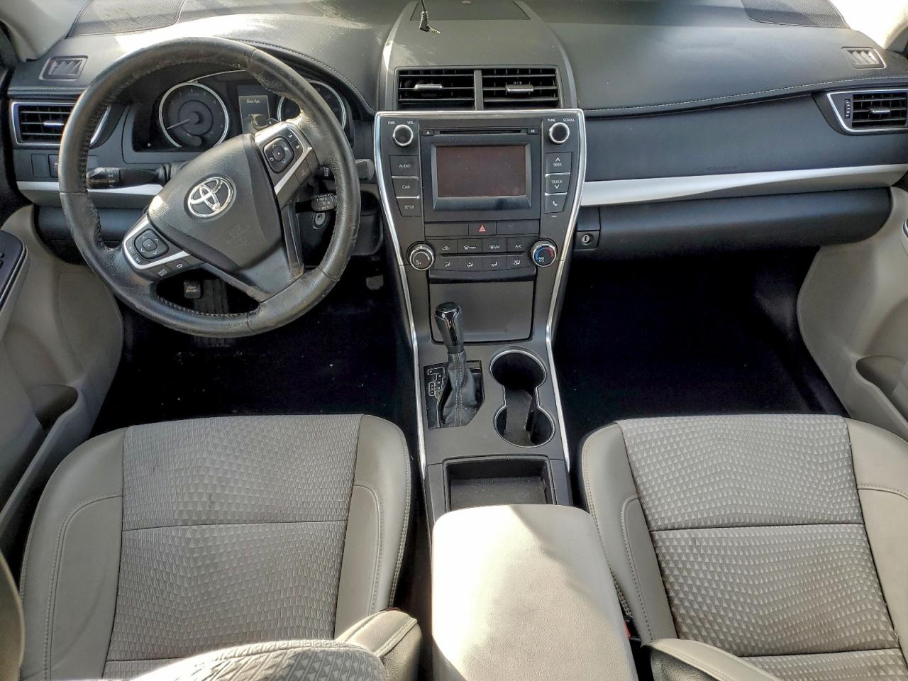 2015 TOYOTA CAMRY LE photo 22