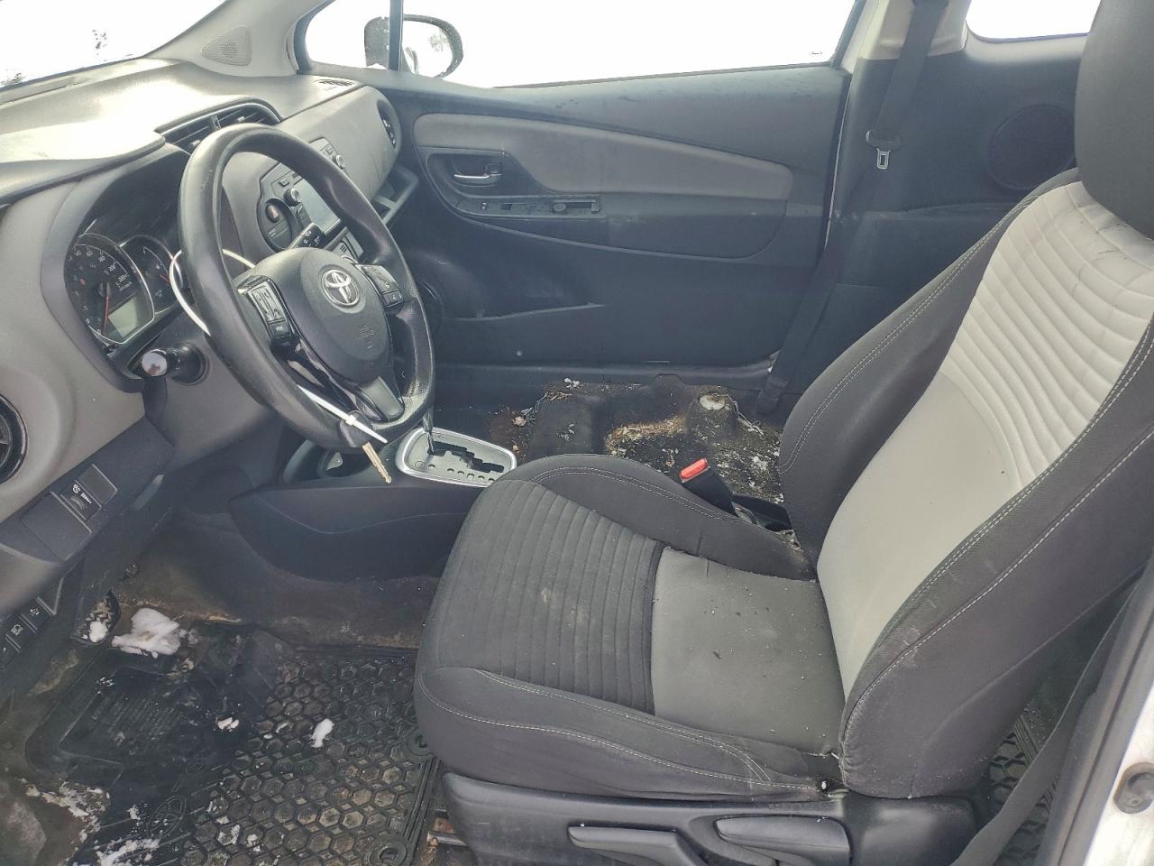 2018 TOYOTA YARIS L photo 13
