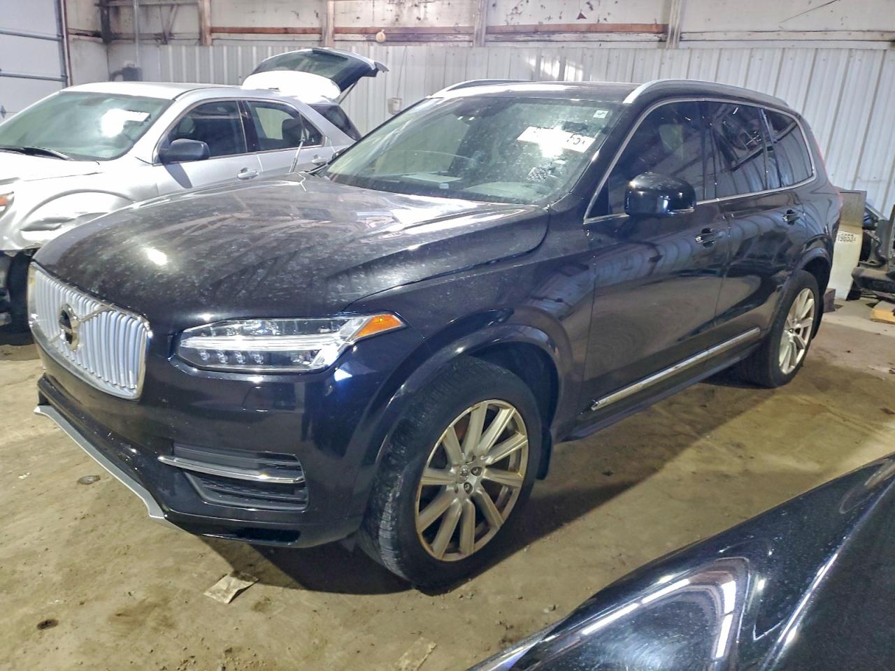 2016 VOLVO XC90