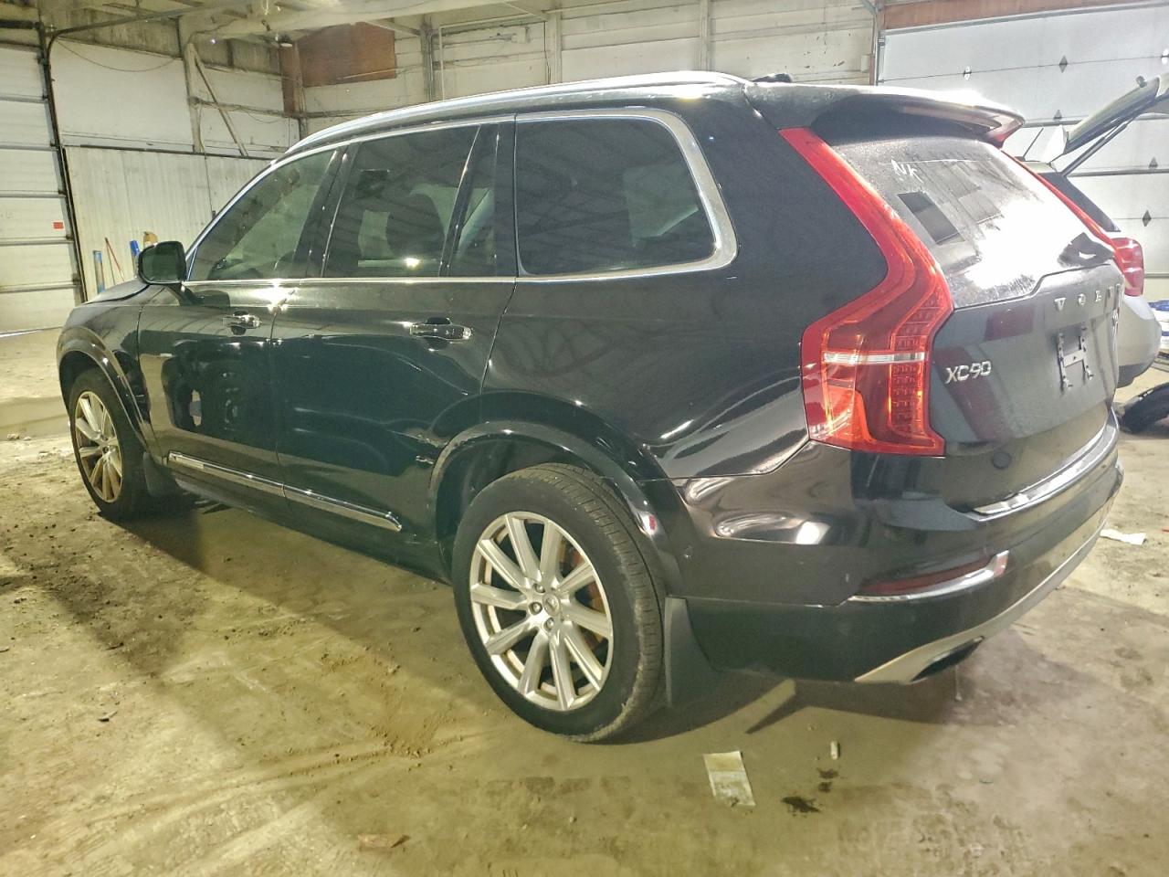 2016 VOLVO XC90 T6 photo 2