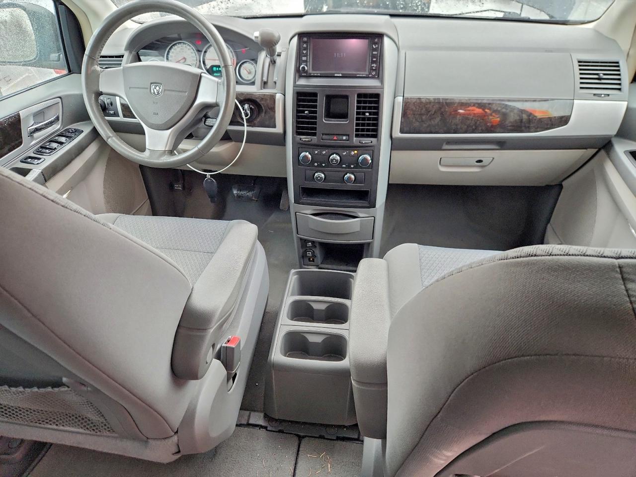 2010 DODGE GRAND CARAVAN SXT photo 8