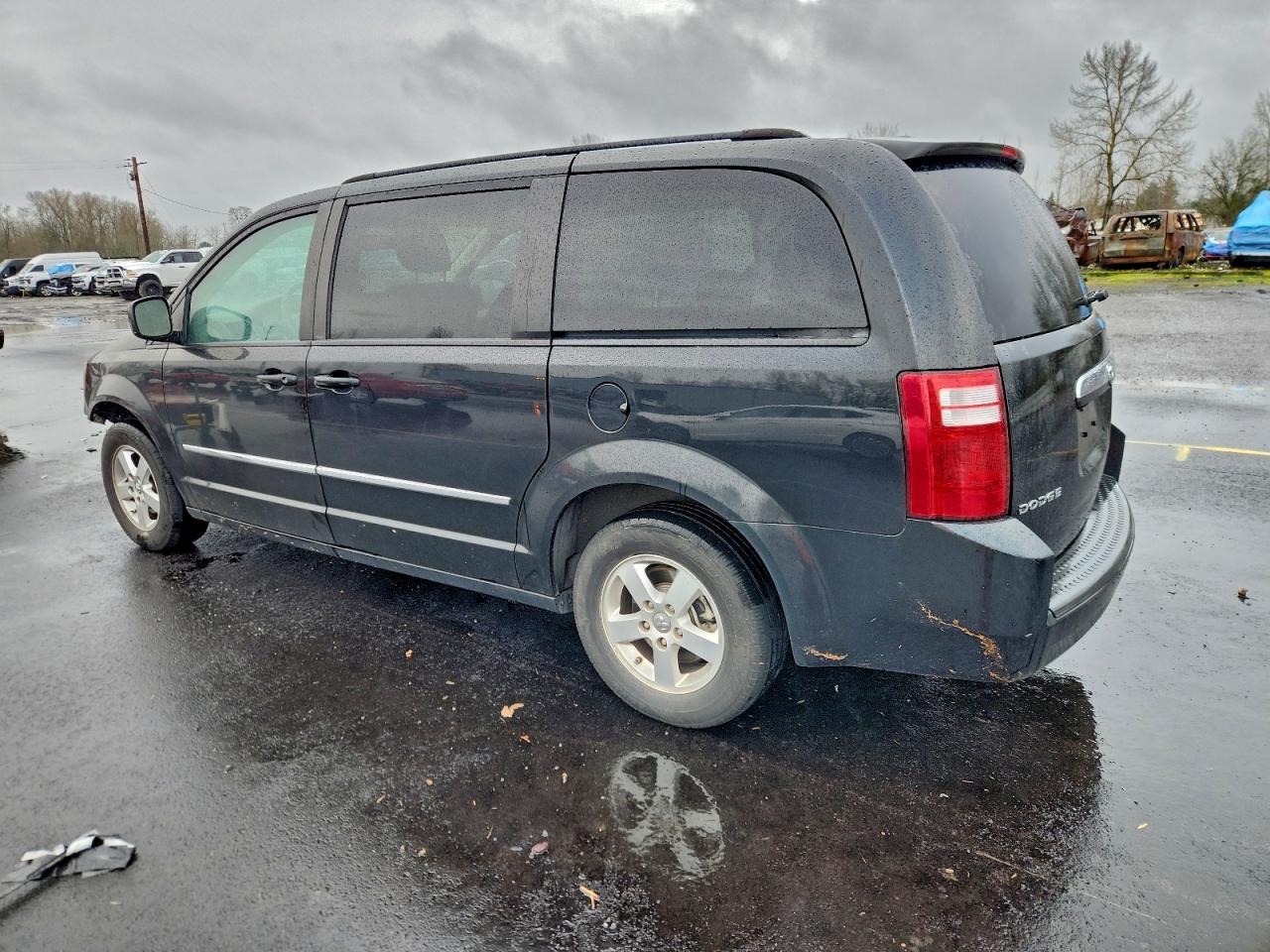 2010 DODGE GRAND CARAVAN SXT photo 2