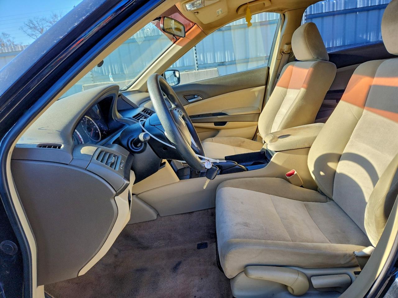 2009 HONDA ACCORD LX photo 7