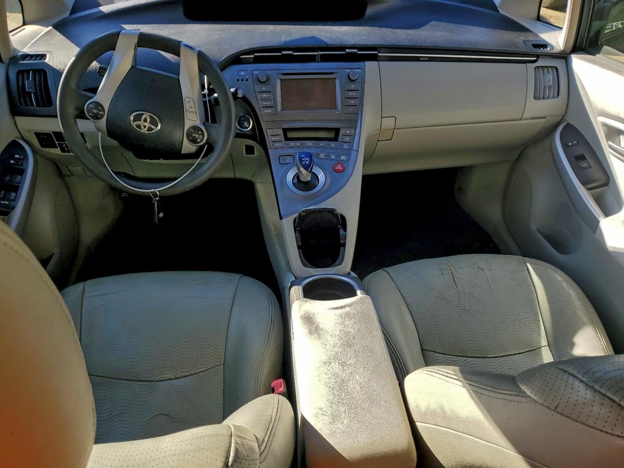 2012 TOYOTA PRIUS photo 8