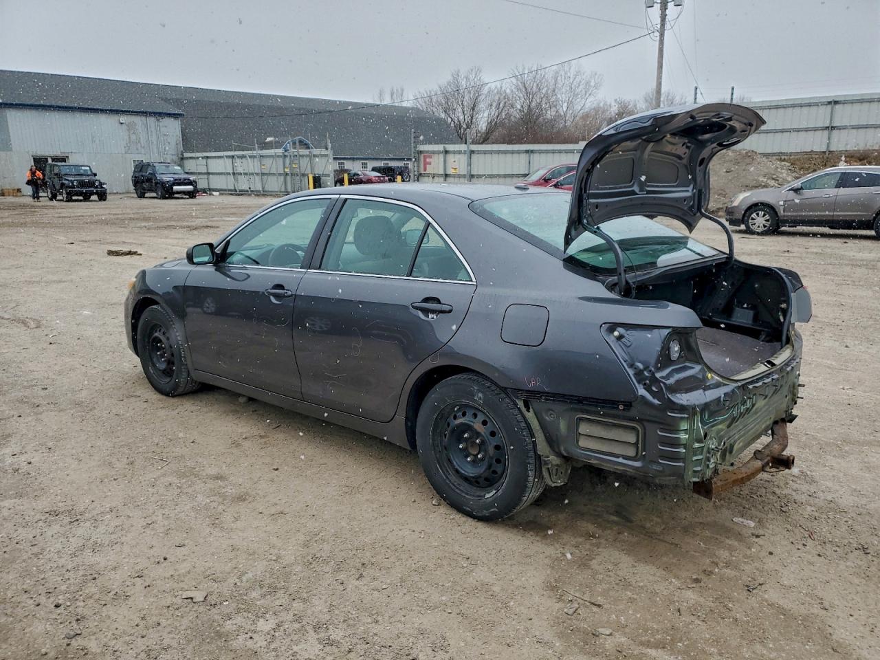 2011 TOYOTA CAMRY BASE photo 3