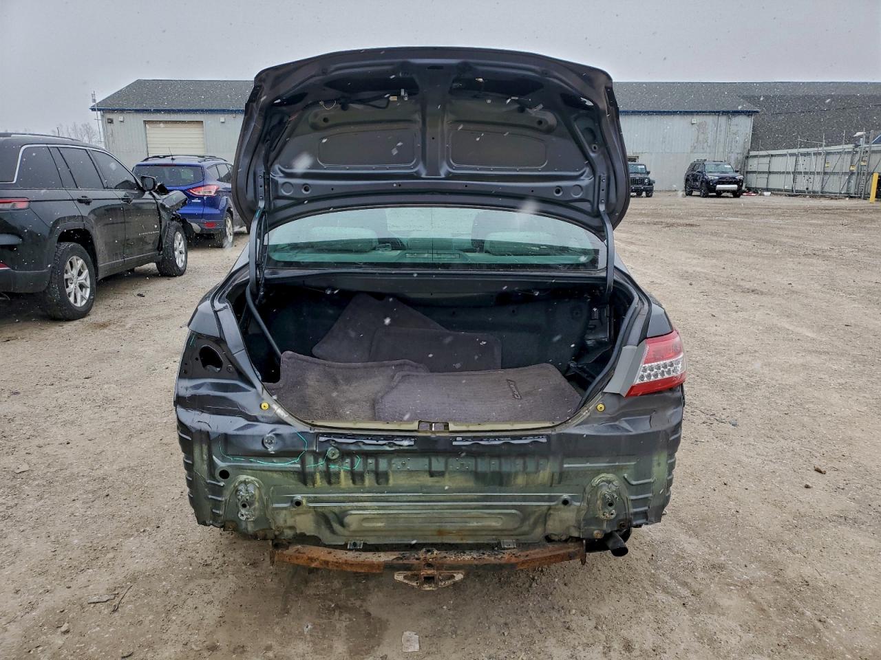 2011 TOYOTA CAMRY BASE photo 11