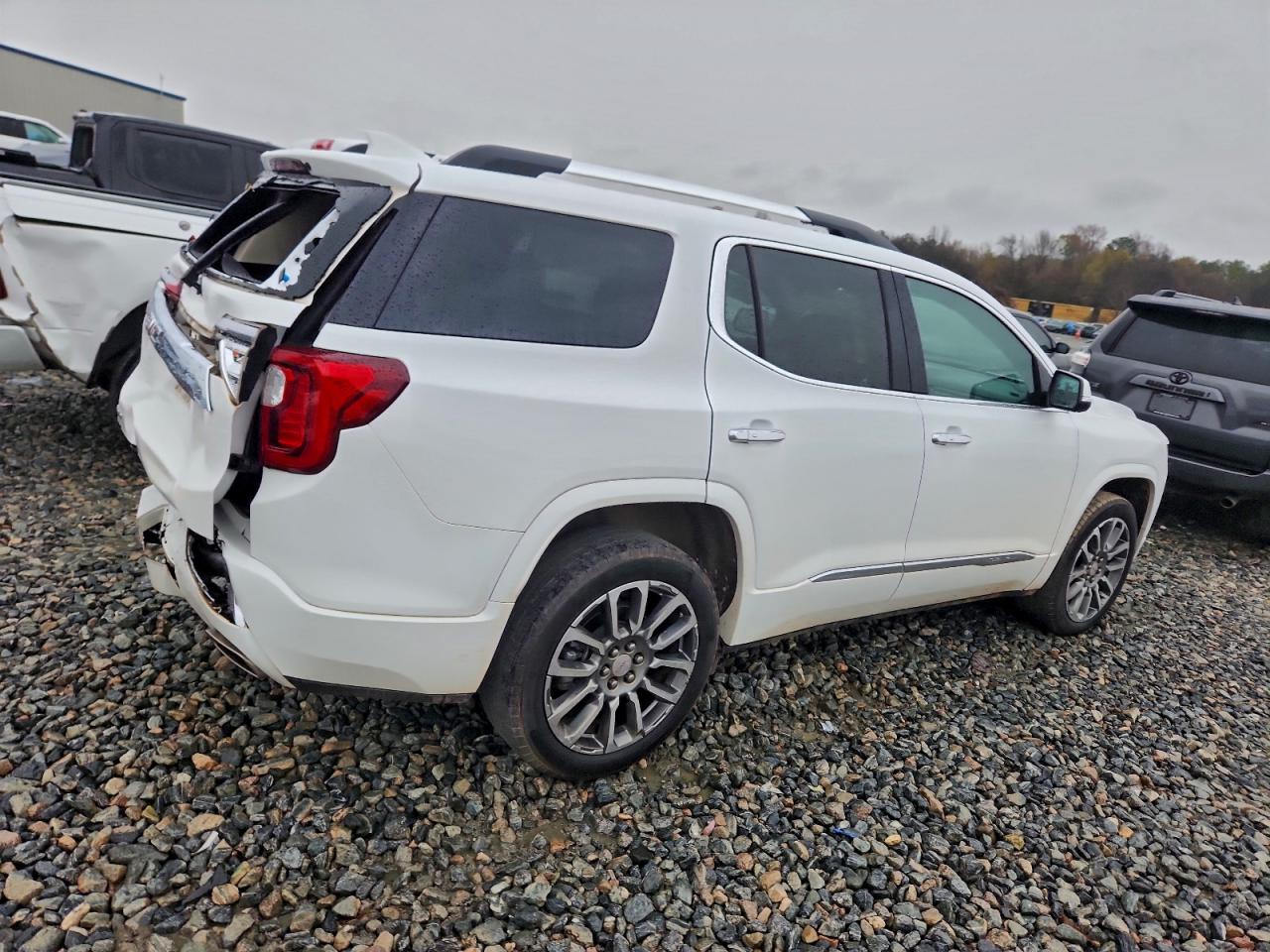 2023 GMC ACADIA DENALI photo 5