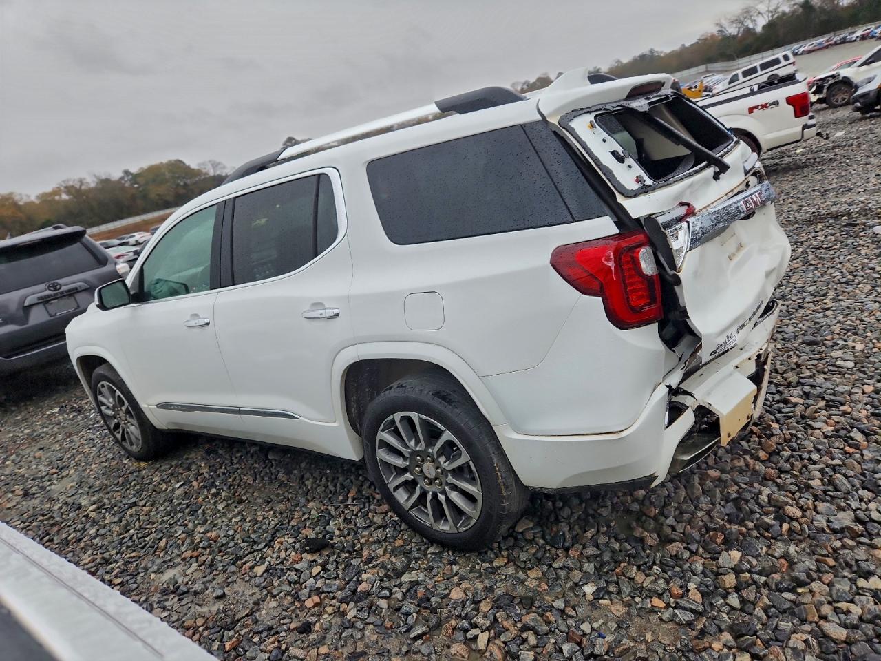 2023 GMC ACADIA DENALI photo 3
