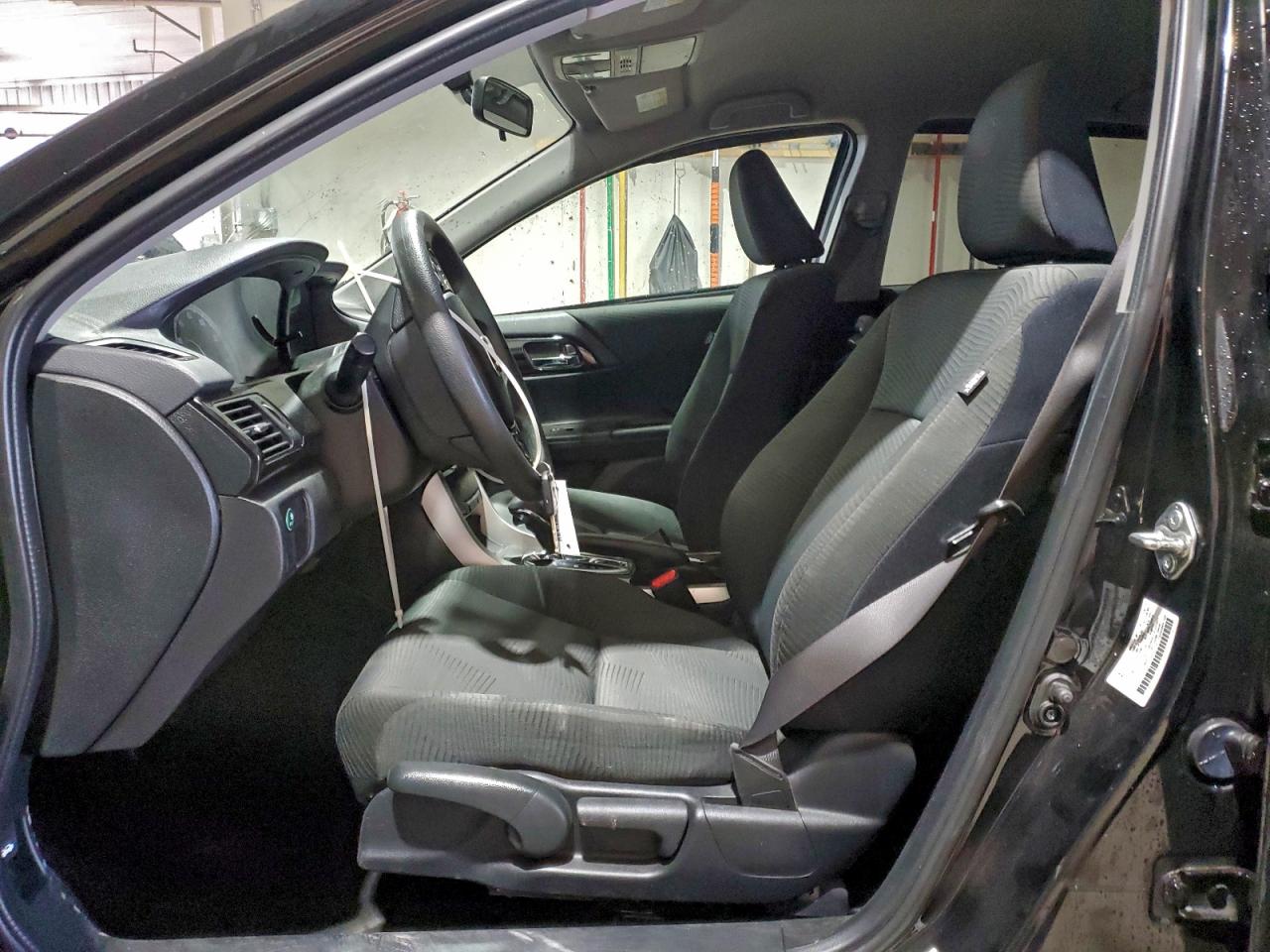 2017 HONDA ACCORD LX photo 13