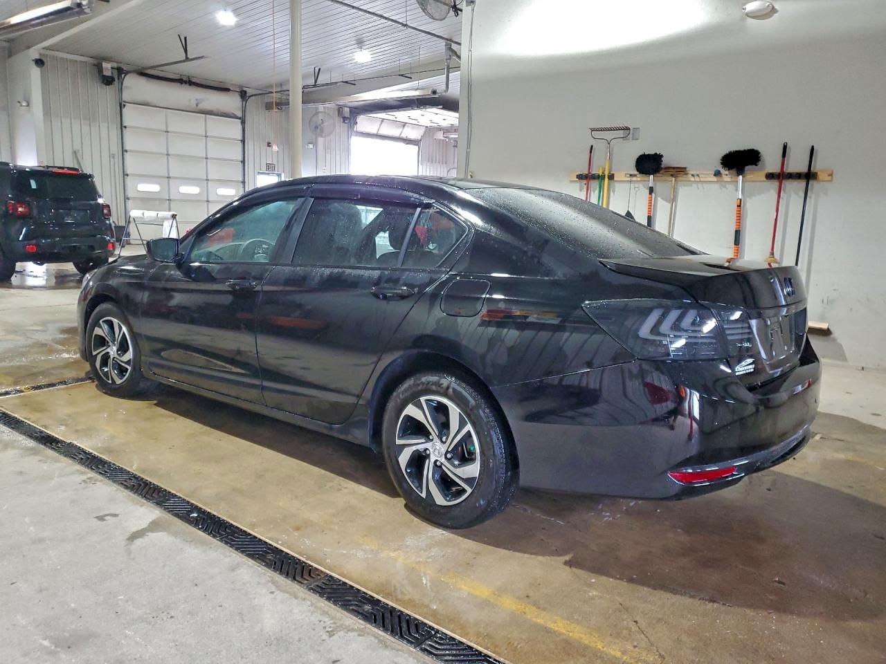 2017 HONDA ACCORD LX photo 3