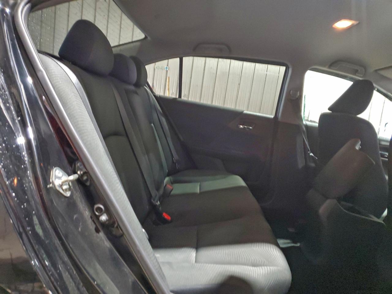 2017 HONDA ACCORD LX photo 19