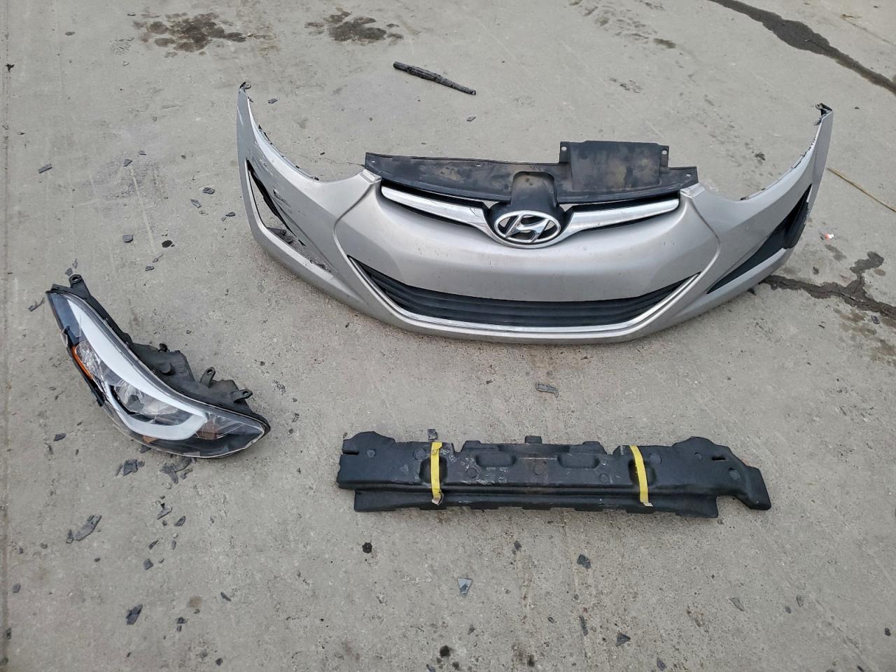 2016 HYUNDAI ELANTRA SE photo 12