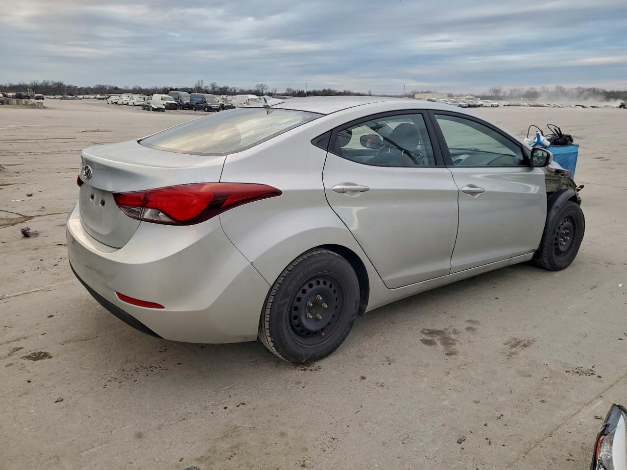 2016 HYUNDAI ELANTRA SE photo 3