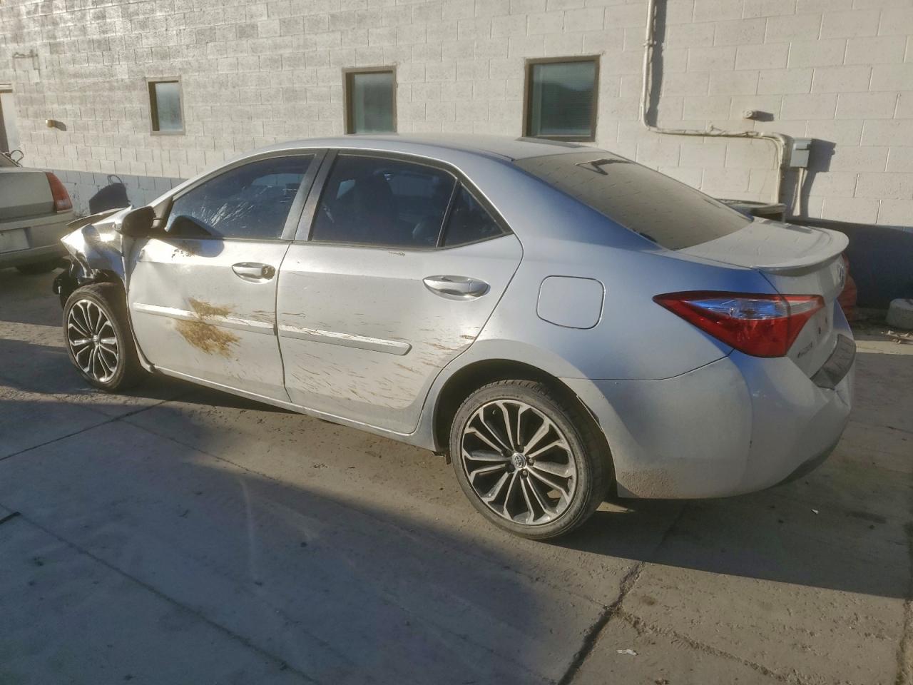 2016 TOYOTA COROLLA L photo 2