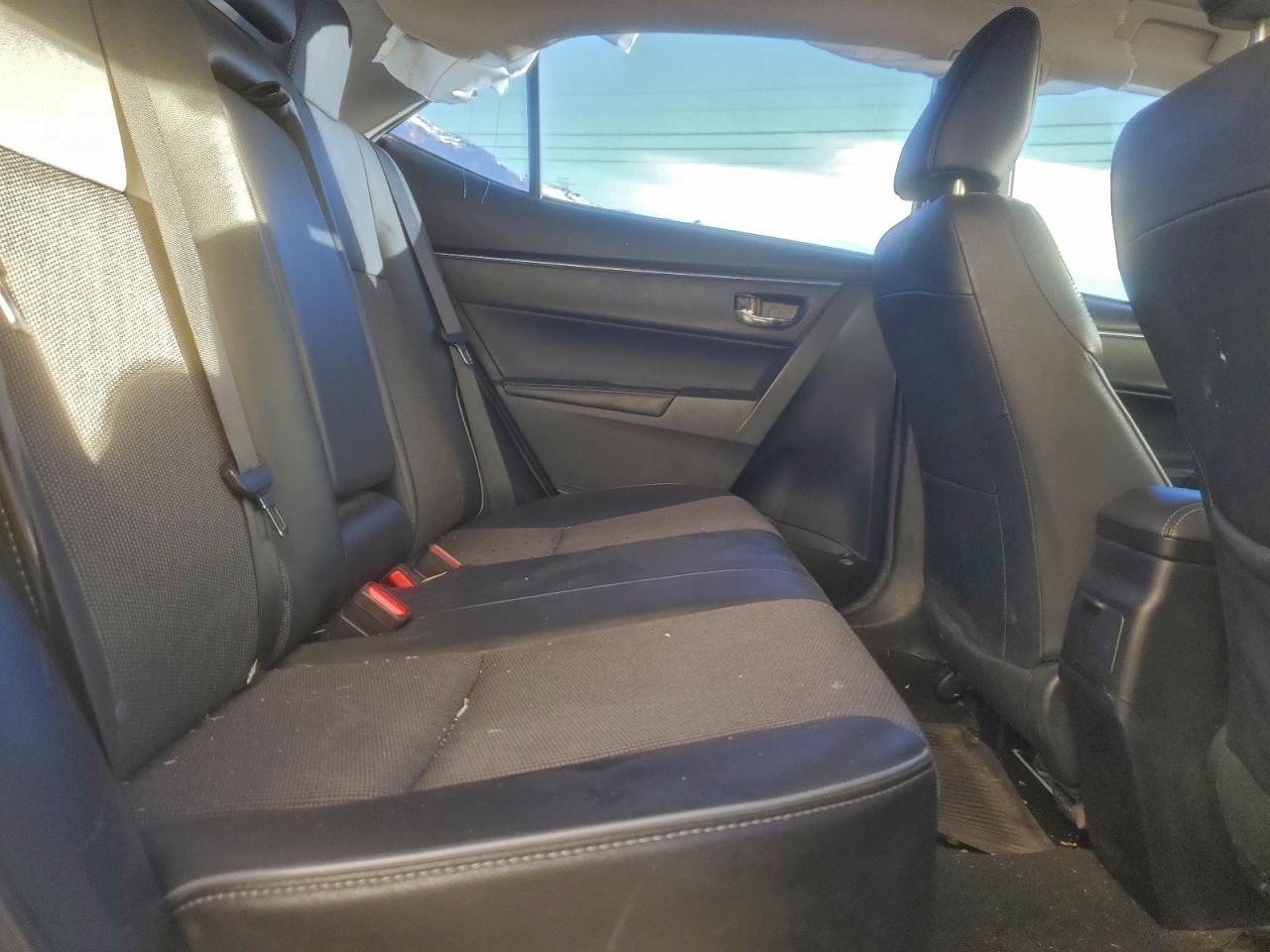 2016 TOYOTA COROLLA L photo 10