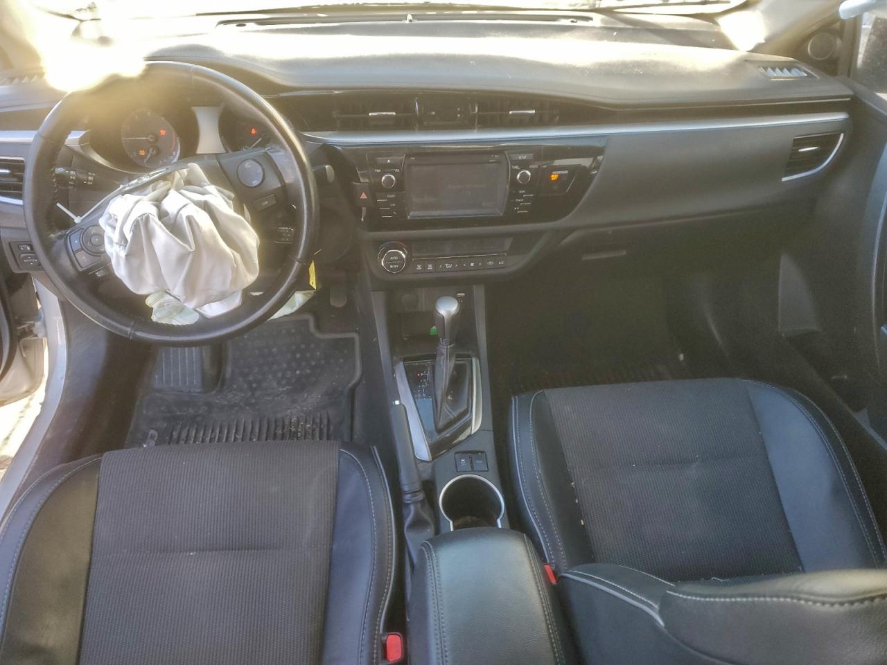 2016 TOYOTA COROLLA L photo 8