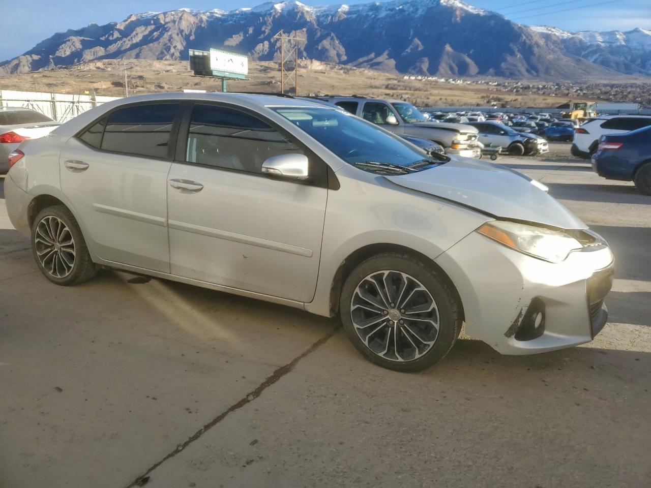 2016 TOYOTA COROLLA L photo 4
