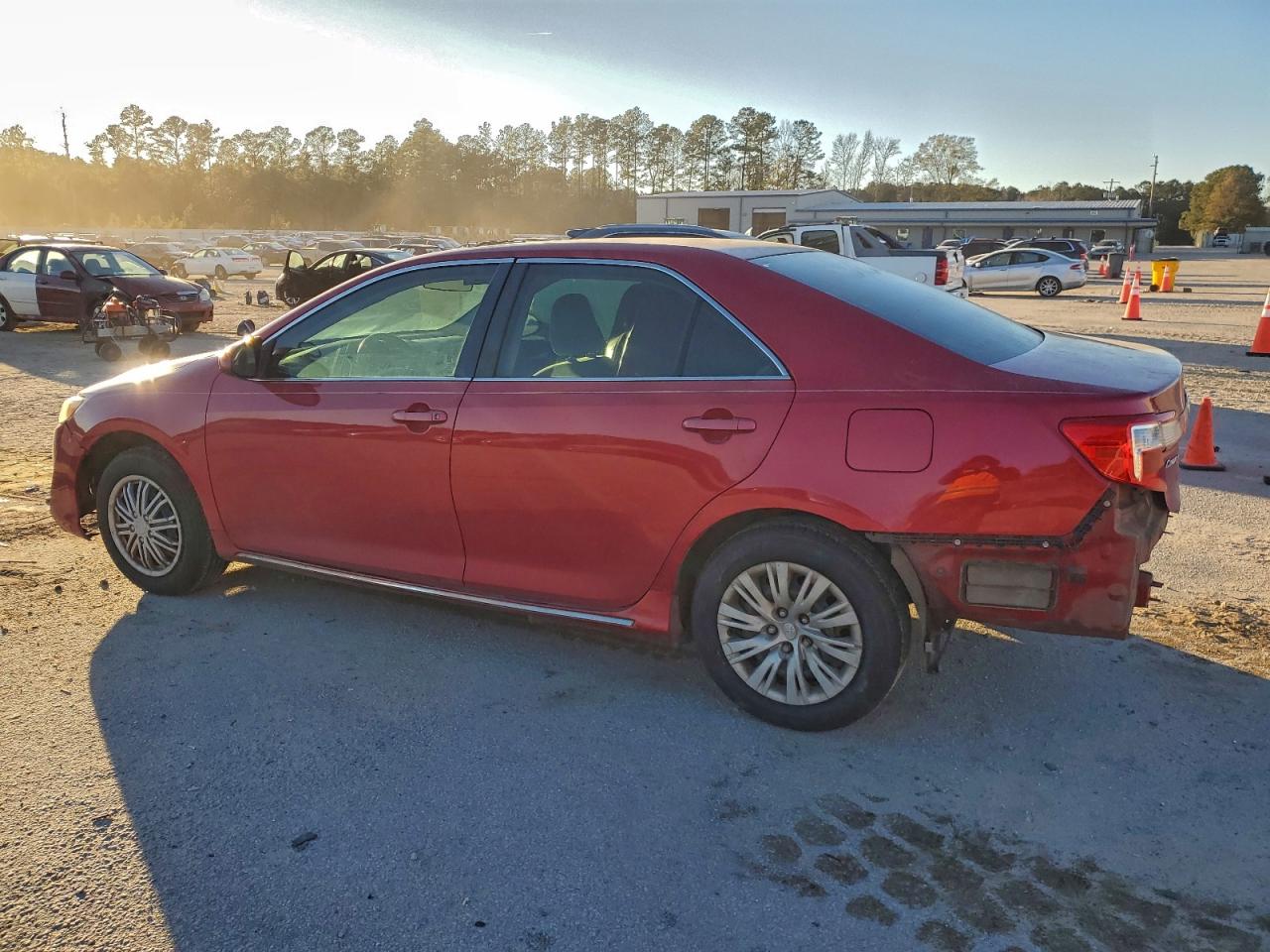 2013 TOYOTA CAMRY L photo 3
