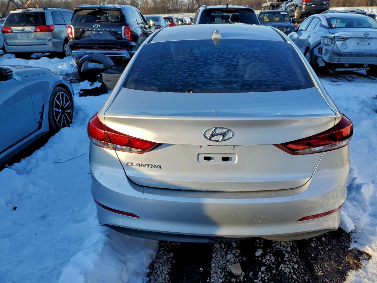 2017 HYUNDAI ELANTRA SE photo 11