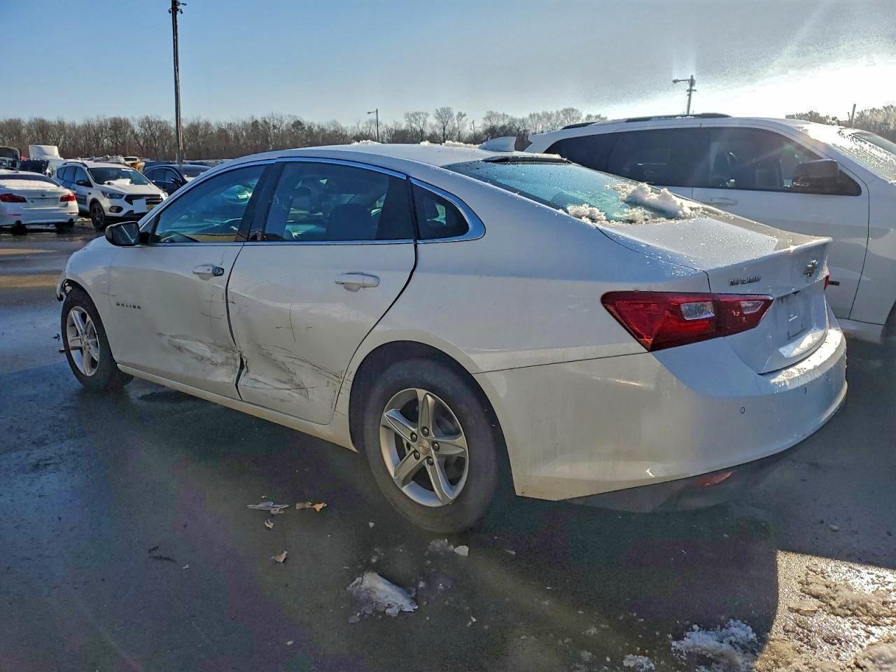 2024 CHEVROLET MALIBU LT photo 2