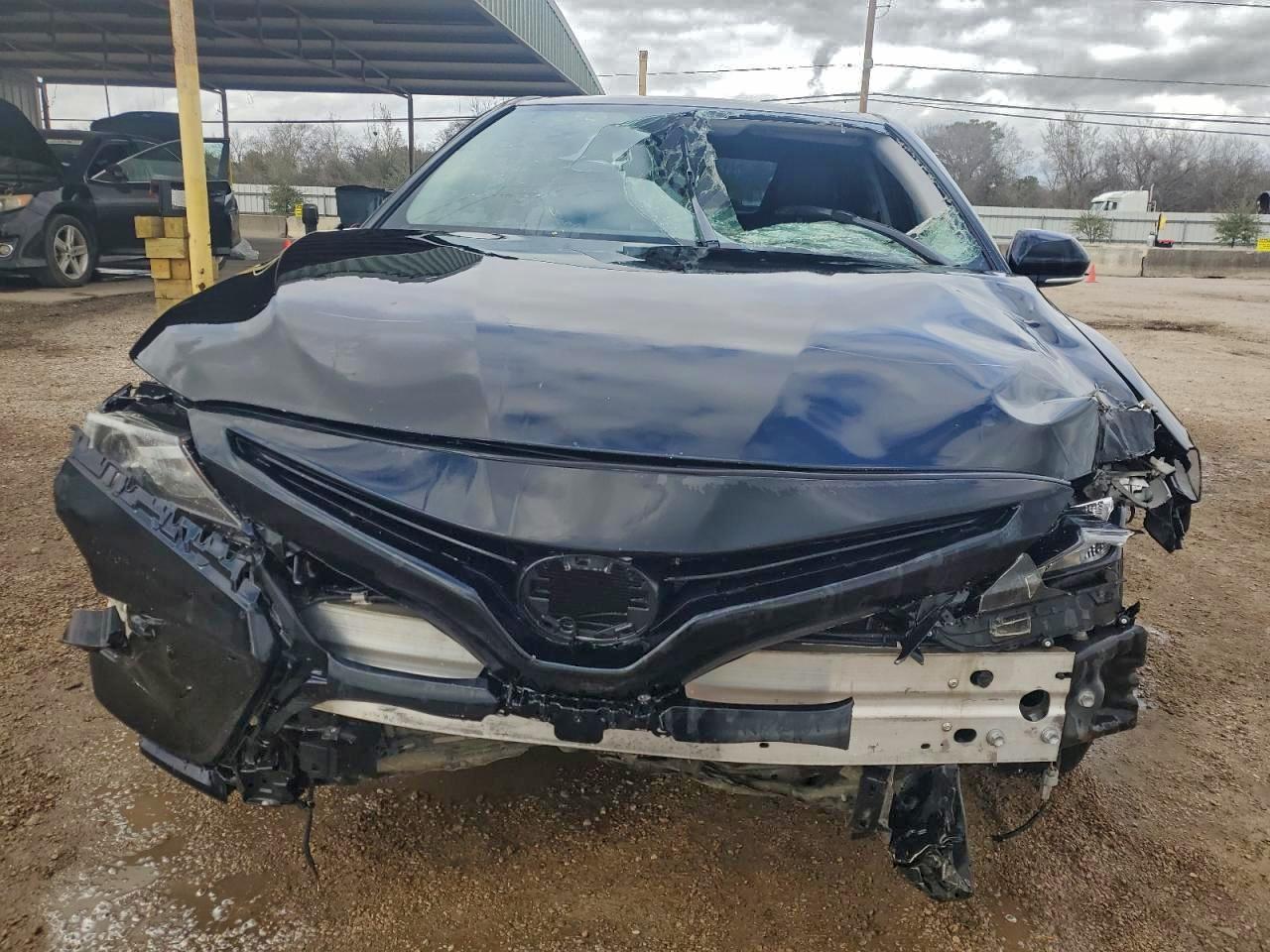 2022 TOYOTA CAMRY SE photo 5