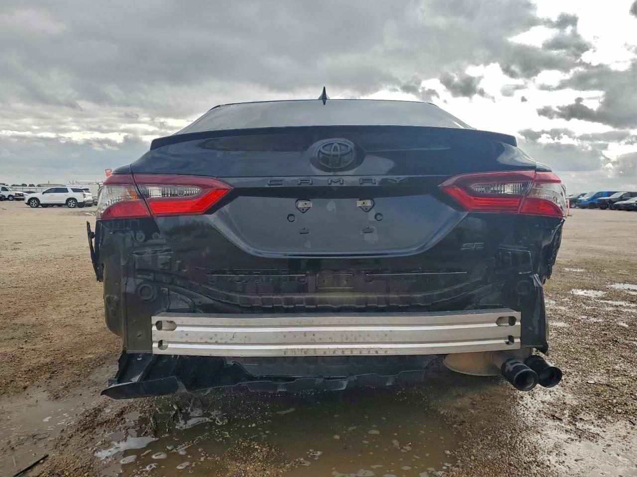 2022 TOYOTA CAMRY SE photo 6