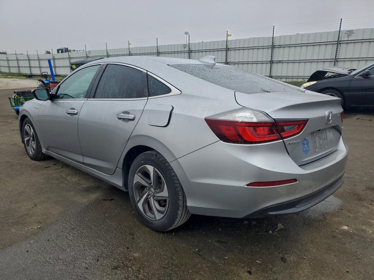 2019 HONDA INSIGHT LX photo 3