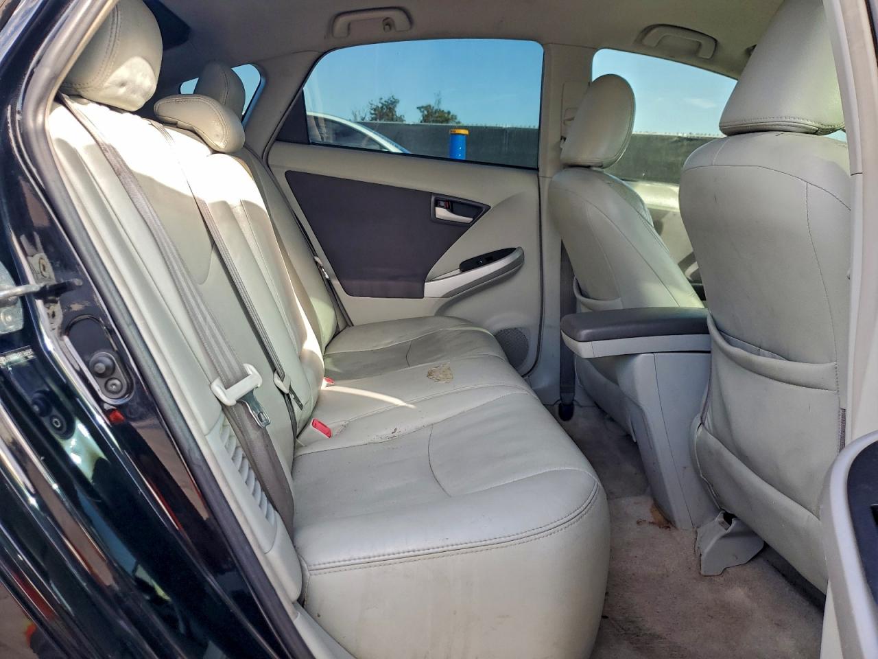 2011 TOYOTA PRIUS photo 19