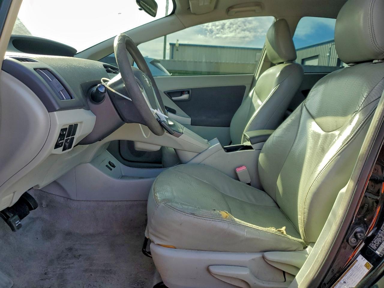2011 TOYOTA PRIUS photo 13