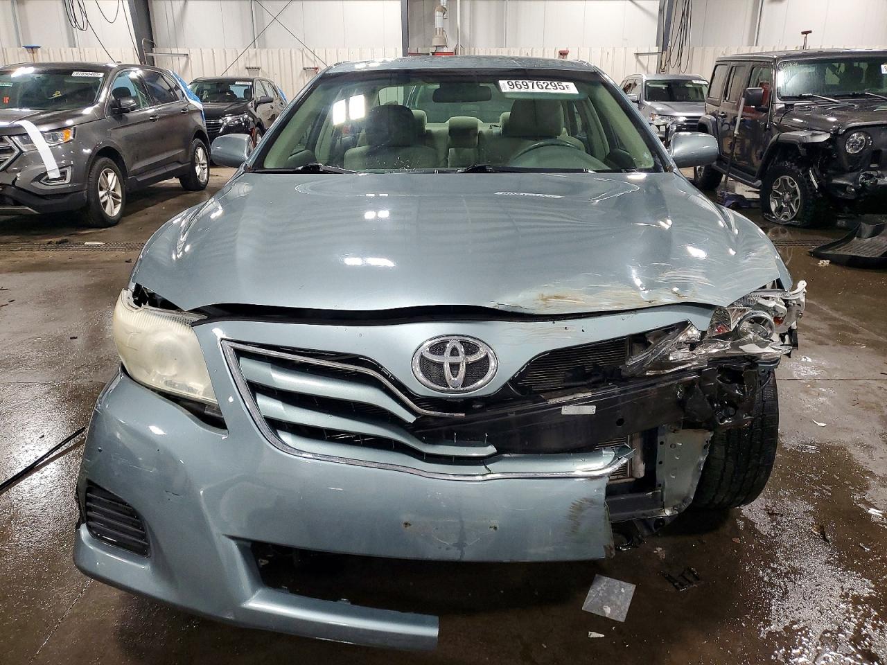 2011 TOYOTA CAMRY LE photo 5
