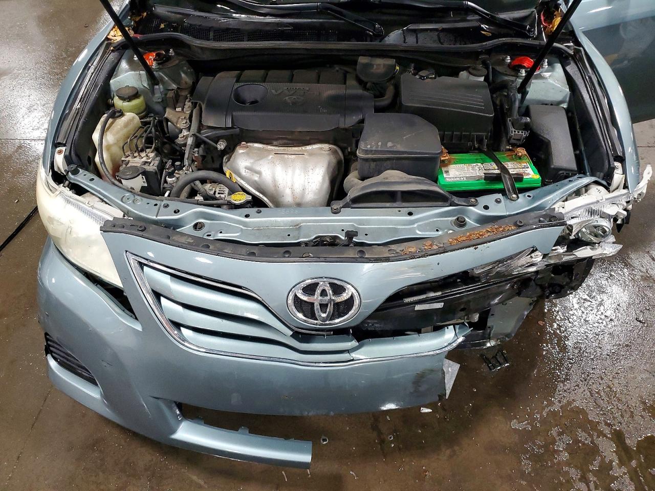 2011 TOYOTA CAMRY LE photo 11