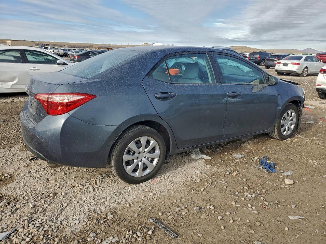 2018 TOYOTA COROLLA L photo 3