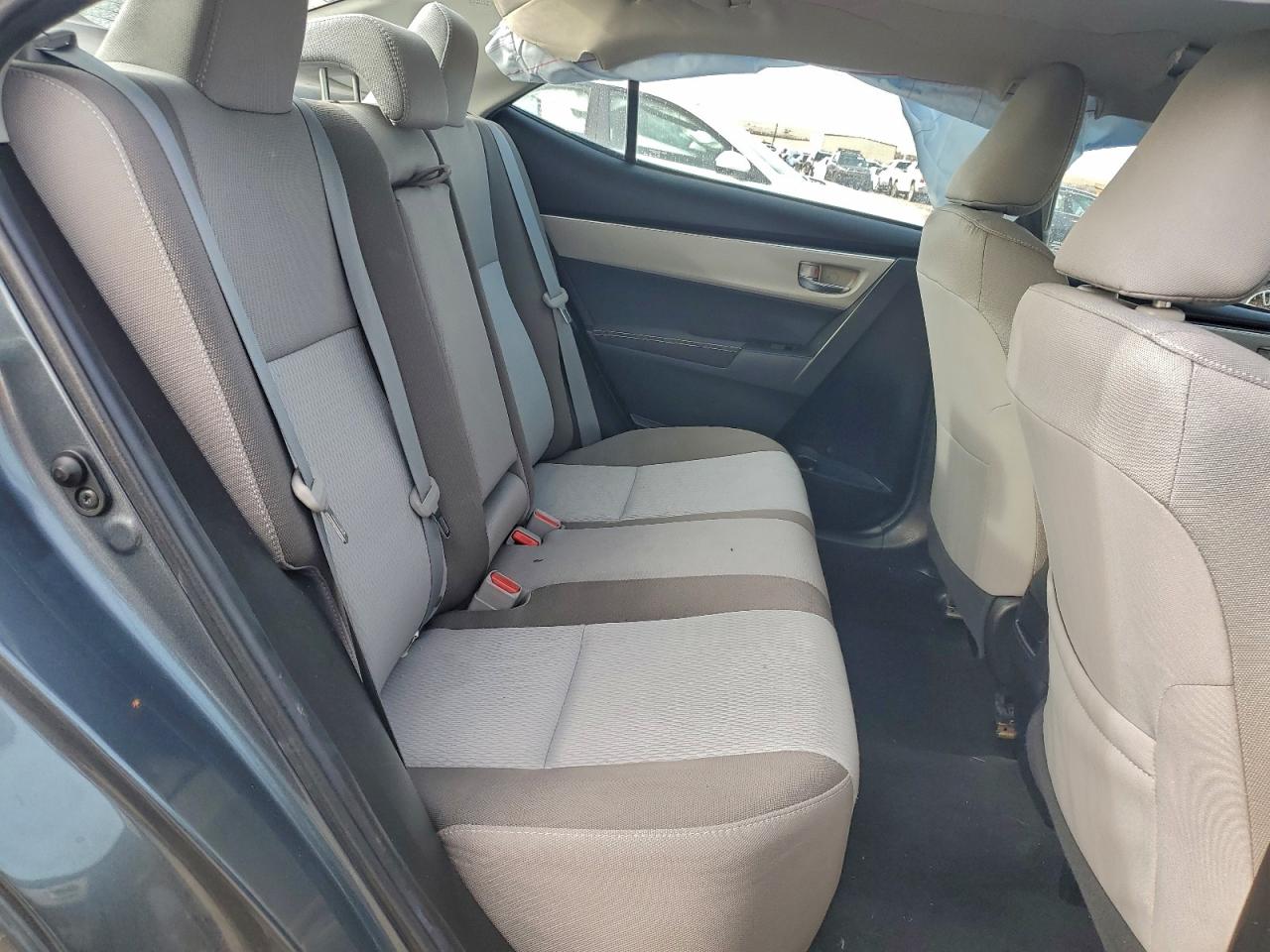 2018 TOYOTA COROLLA L photo 10