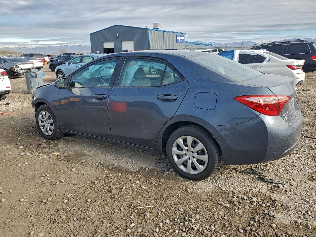 2018 TOYOTA COROLLA L photo 2