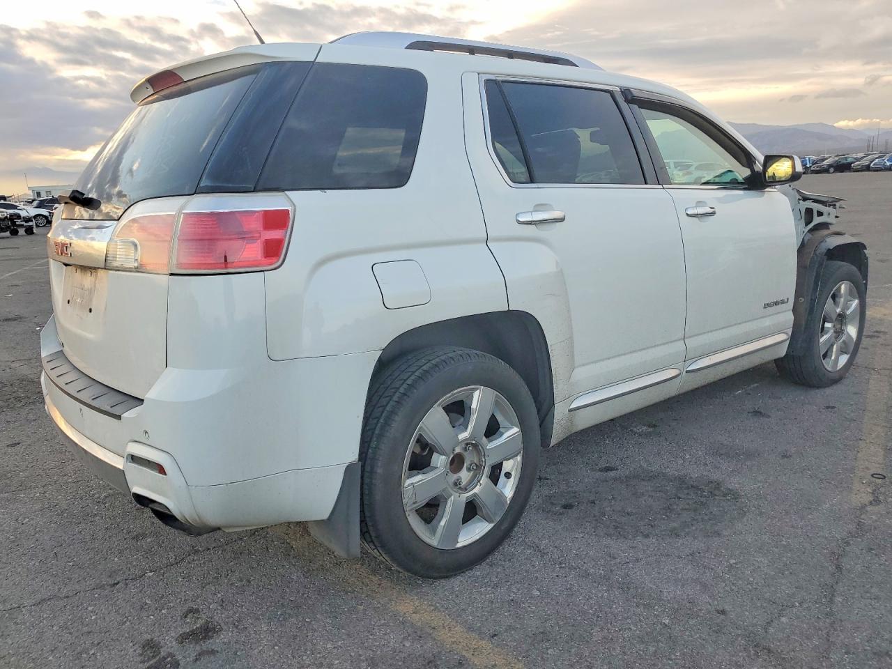 2013 GMC TERRAIN DENALI photo 3