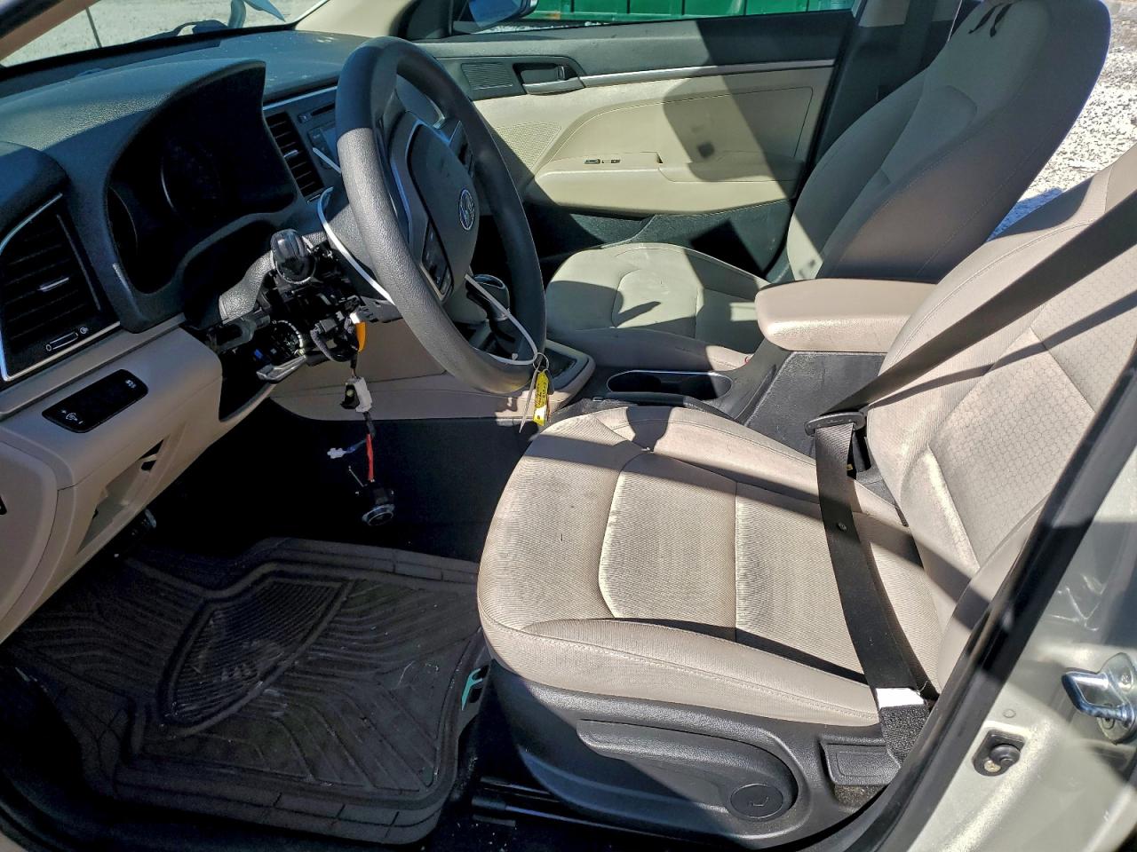 2017 HYUNDAI ELANTRA SE photo 13