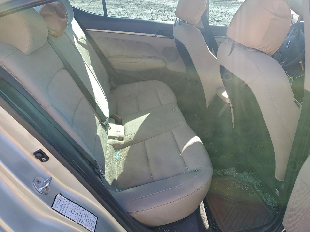 2017 HYUNDAI ELANTRA SE photo 19