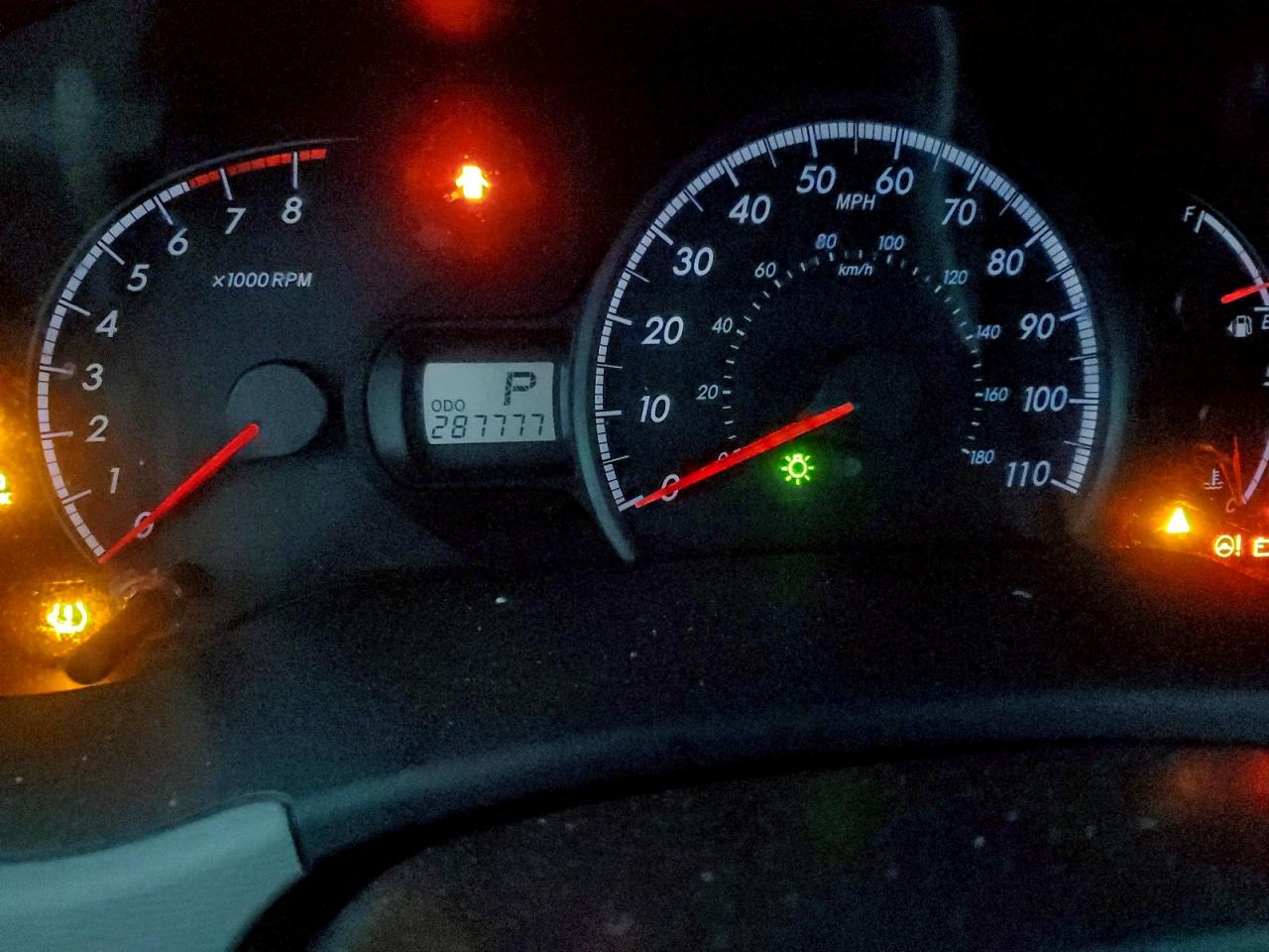 2014 TOYOTA SIENNA LE photo 17