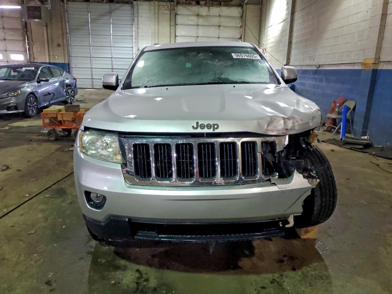 2011 JEEP GRAND CHEROKEE LAREDO photo 9