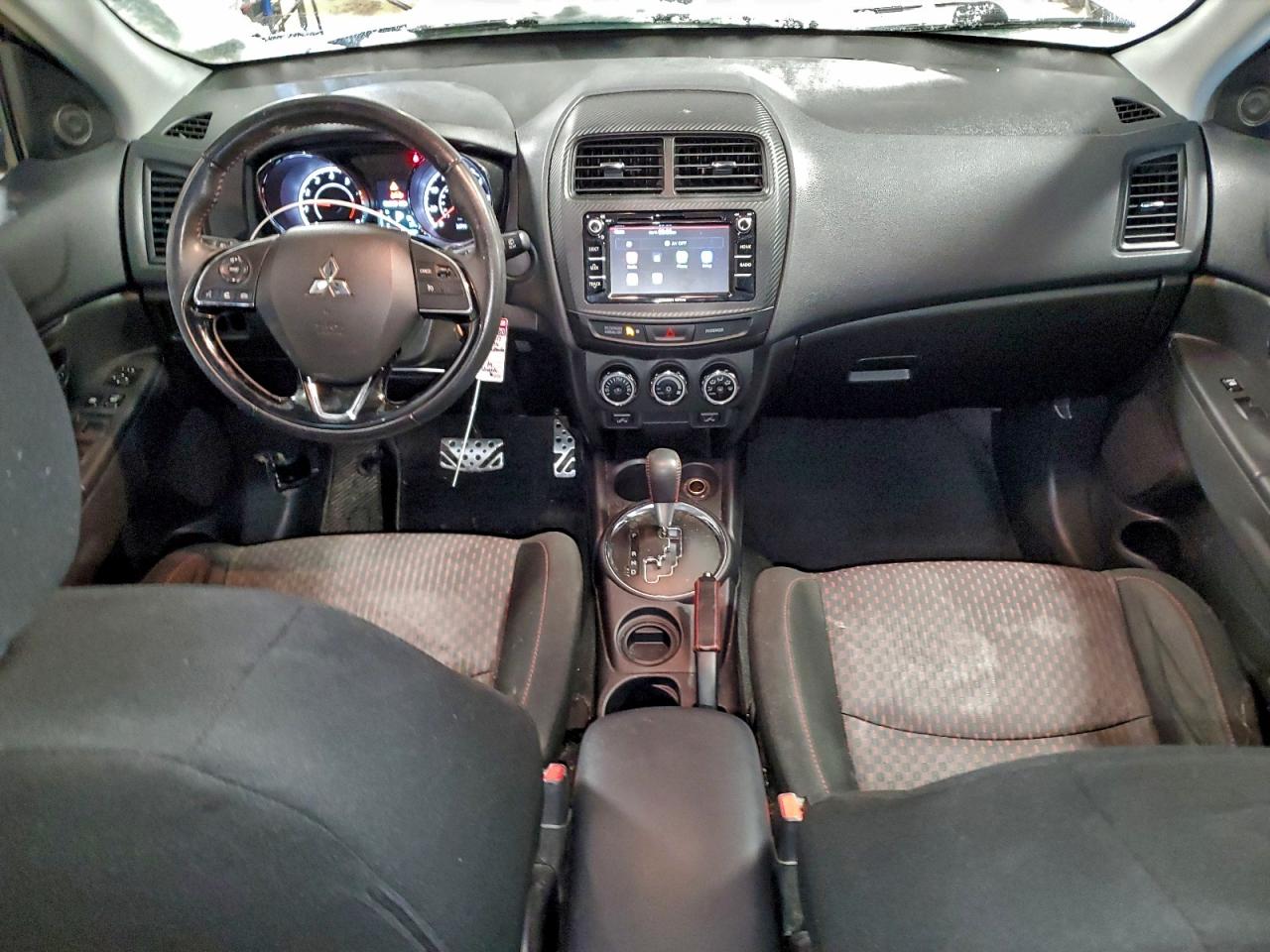 2017 MITSUBISHI OUTLANDER SPORT ES photo 8