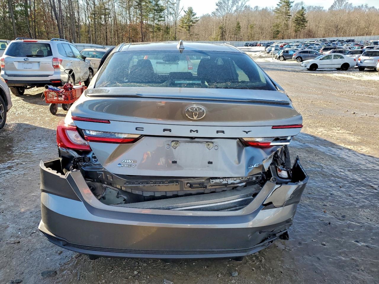 2025 TOYOTA CAMRY SE photo 16