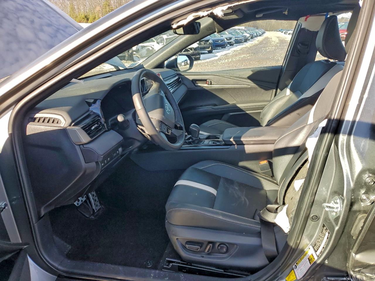 2025 TOYOTA CAMRY SE photo 19