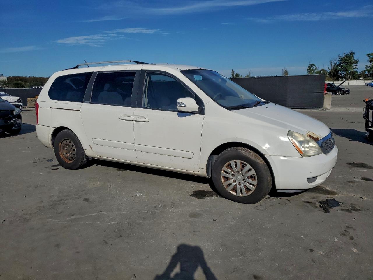 2011 KIA SEDONA LX photo 4